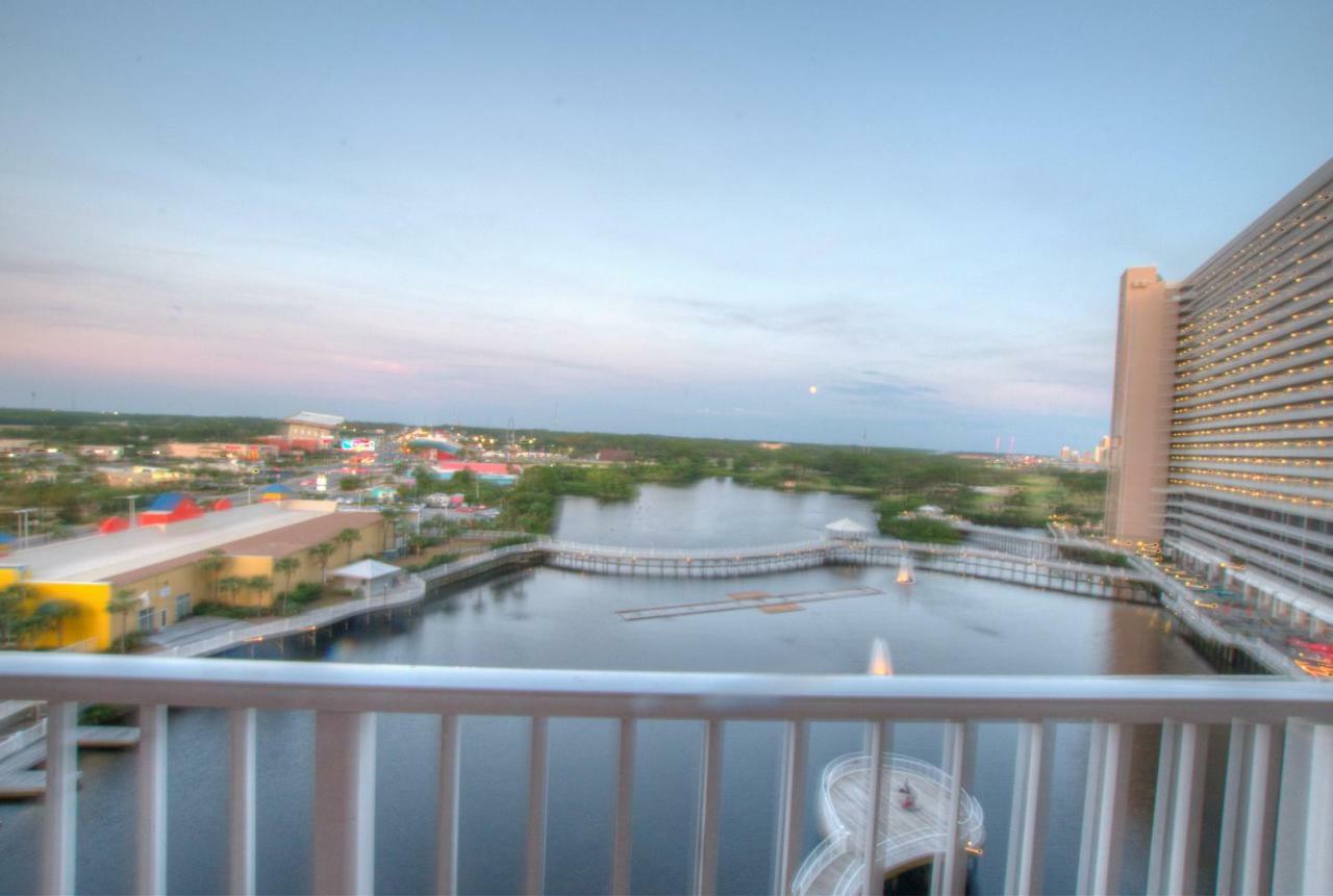 Laketown Wharf 733 By Zia Vr